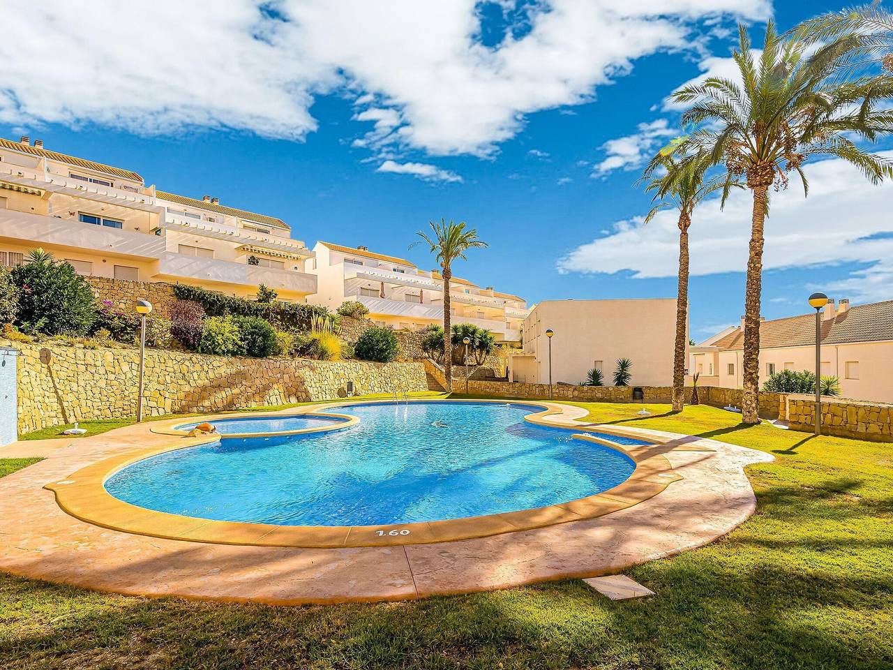 Bungalowhaus mit Gemeinschaftspool in Relleu, Costa Blanca