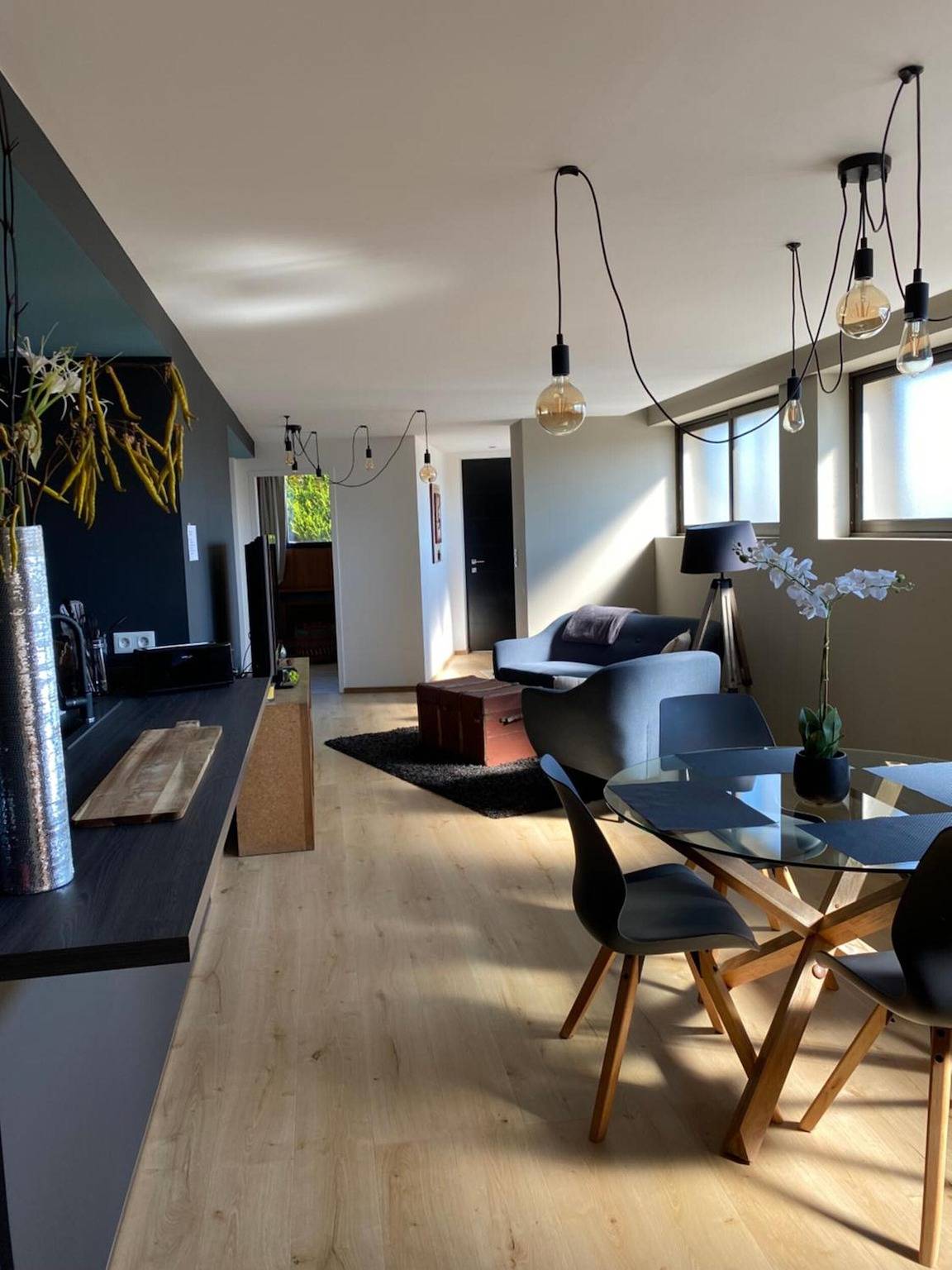 Entire apartment, Architect-Designed 'Atypique' 2-Bedroom Apartment with Shared Garden in Epinal in Épinal, Épinal region