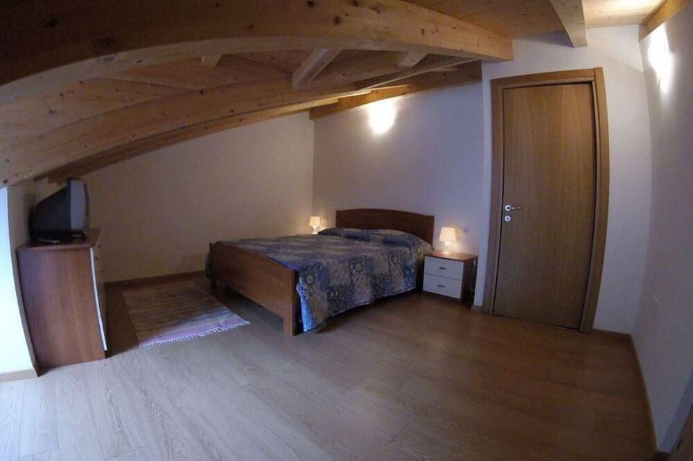 Ganze Wohnung, Wohnung mit Bergblick in Tiarno di Sotto, Ledro