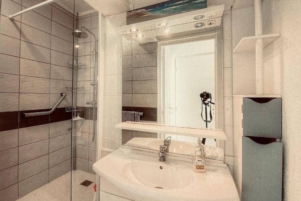 Appartement entier, Près Ajaccio en pleine campagne Plaine de Peri : appartement rez de jardin villa in Peri, Région d'Ajaccio