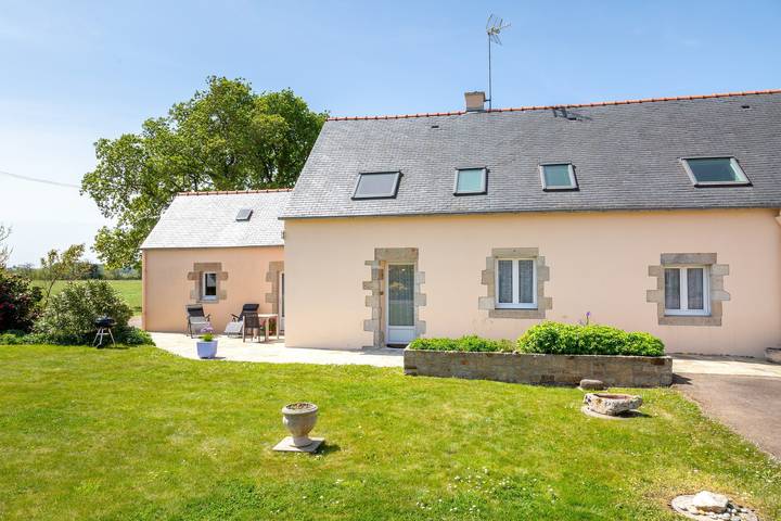 Gîte pour 2 personnes, avec Jardin à Mahalon