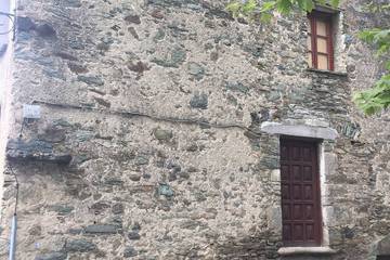 Gîte pour 8 personnes, avec terrasse à Castello-di-Rostino