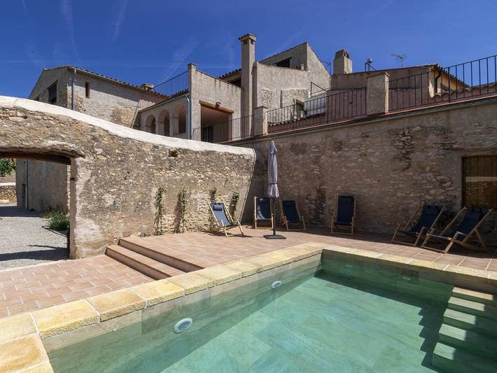 Casa rural para 16 personas, con jardín además de terraza y piscina, Familias con niños en Provincia de Tarragona - 4