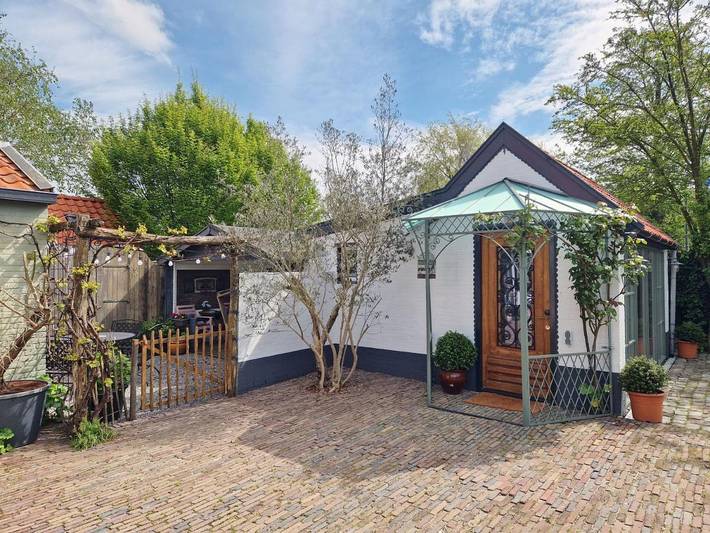 Vakantiehuis voor 4 personen, with Terras and Tuin as well as Uitzicht in Alphen aan den Rijn Gemeente