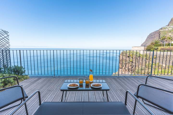 Ferienwohnung für 6 Personen, mit Meerblick und Pool sowie Balkon - 1