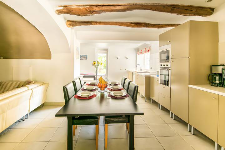 Le Mas Toupian: 500 m², grande giardino mediterraneo, tennis, piscina, pétanque, aria condizionata in Goudargues, Nimes e dintorni