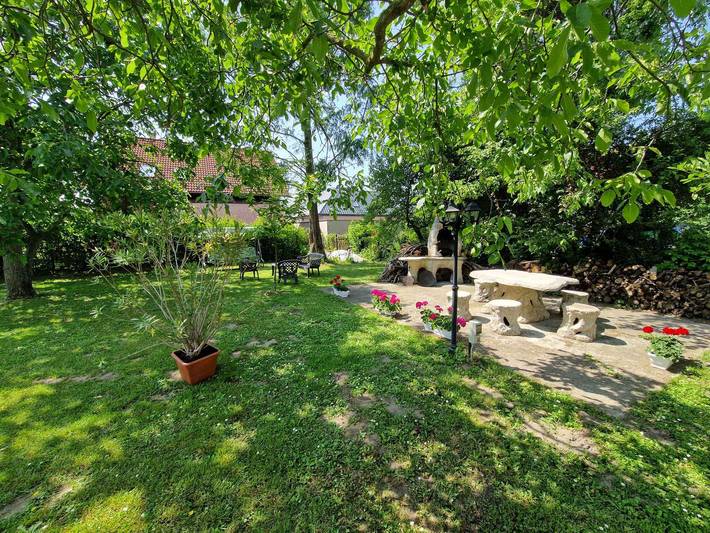Ganze Ferienwohnung, Ferienwohnung mit Parkplatz in Balatonlelle, Plattensee Südufer