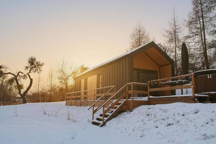 Camping für 6 Personen, mit Balkon und Whirlpool sowie Terrasse und Garten in Westpommern