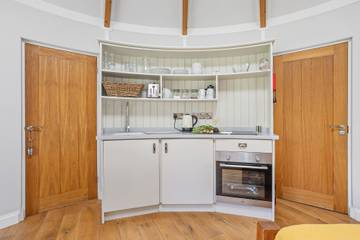 Lodge for 4 People in South West England, Cornwall, Photo 2