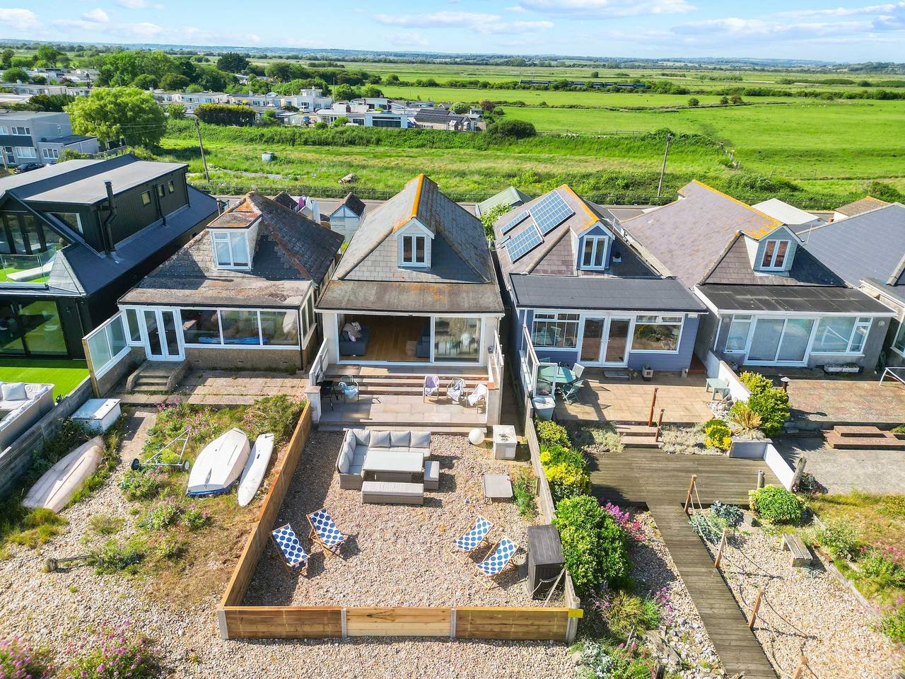 Elegant Beachfront Home | Family-Friendly Escape in Pevensey, East Sussex