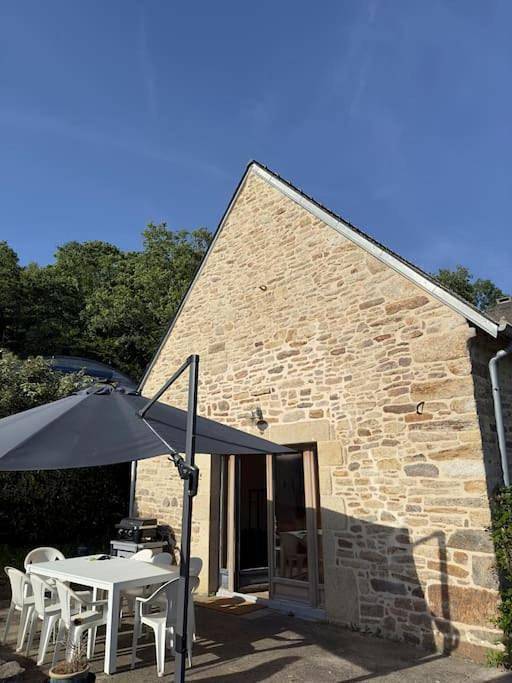 Three-Bedroom Holiday Home in Pluvigner, Région de Lorient