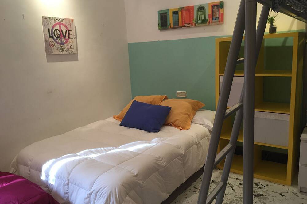 Casa Rural Molera Terraza (Opcion 10 huespedes) in Elda, Interior de Alicante