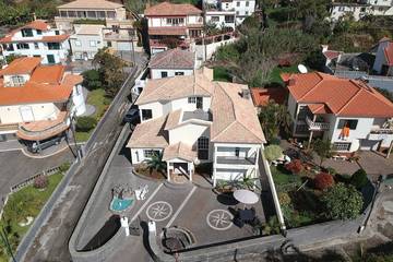 Location de vacances pour 8 personnes, avec jardin et balcon à Paul Do Mar