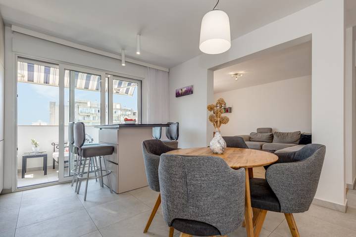 Ferienwohnung für 5 Personen, mit Meerblick und Balkon in Split - 2