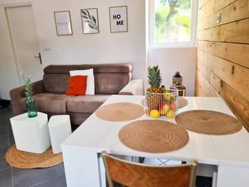 Gîte pour 6 personnes, avec terrasse et vue à Contes