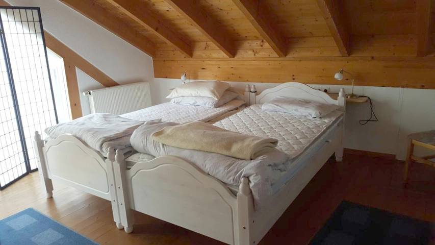 Ferienwohnung für 5 Personen, mit Balkon und Terrasse sowie Sauna und Ausblick in Kerpen