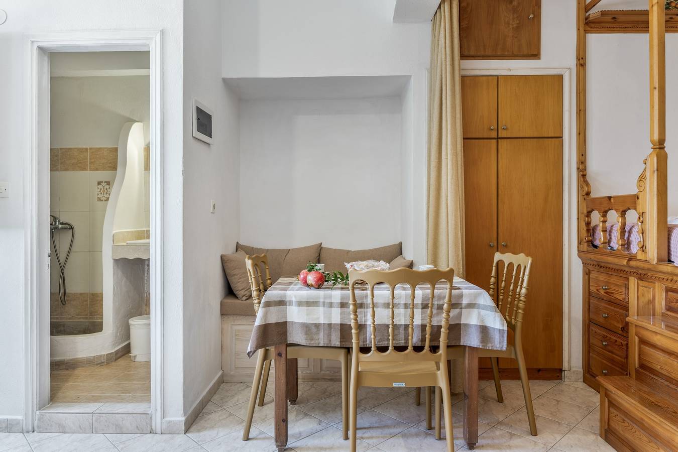 Entire apartment, Apartment 'No 1' with Sea View, Wi-Fi and Air Conditioning in Karpathos