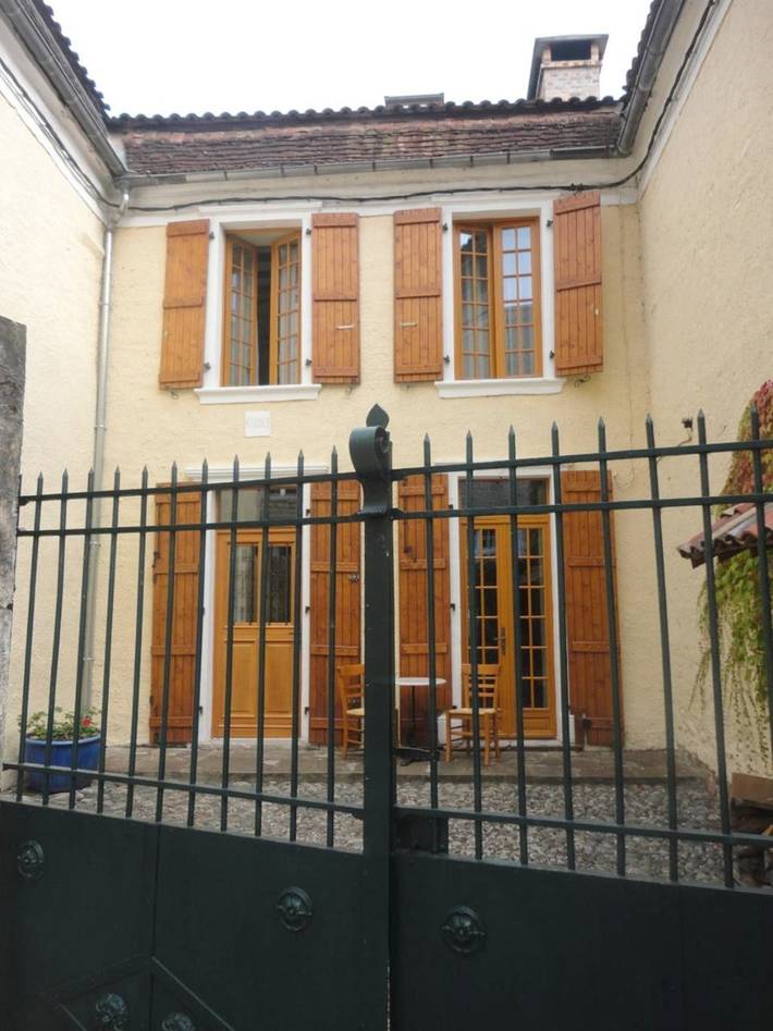 Location de vacances pour 6 personnes, avec jardin et vue, animaux acceptés à Sauveterre-de-Béarn - 3