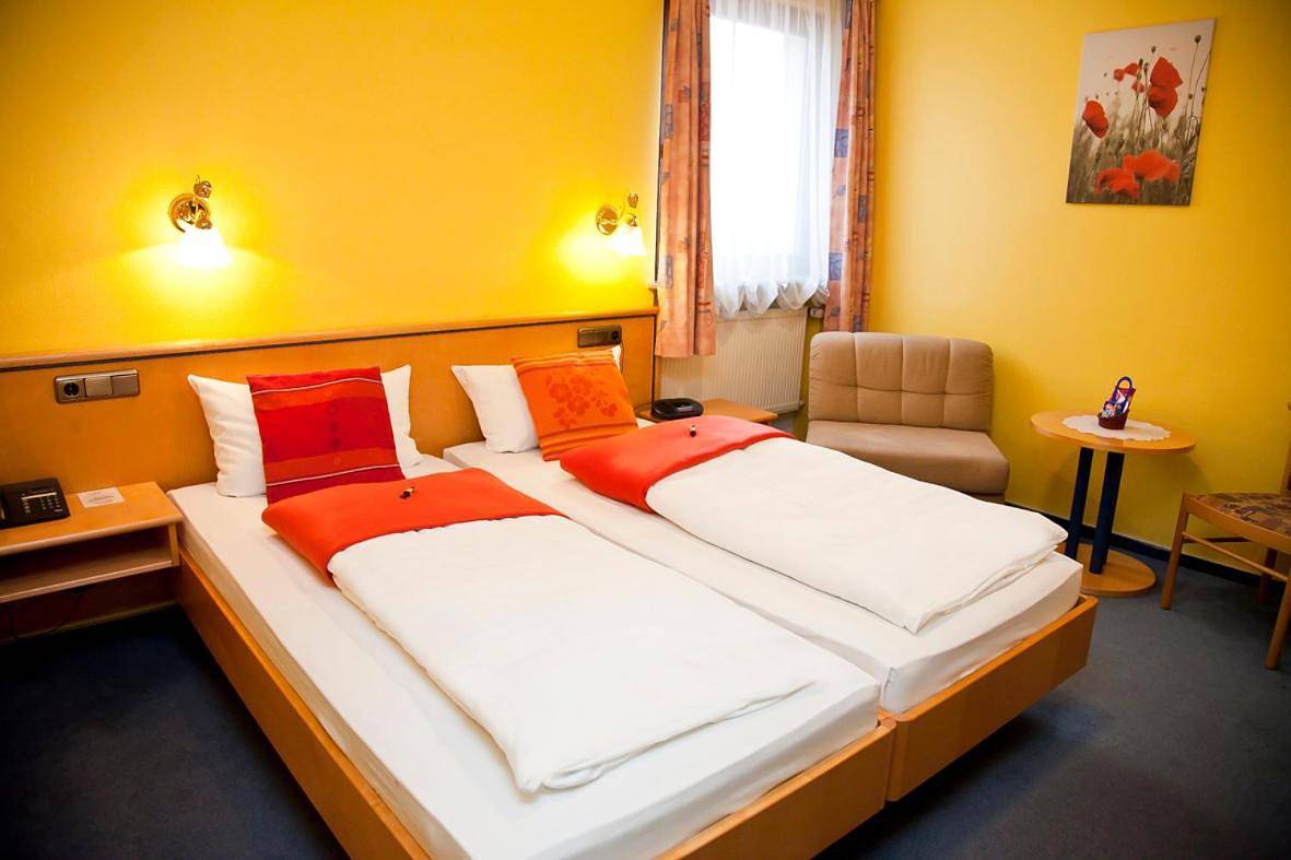 Double Room in Erlenbach am Main, Fränkisches Weinland