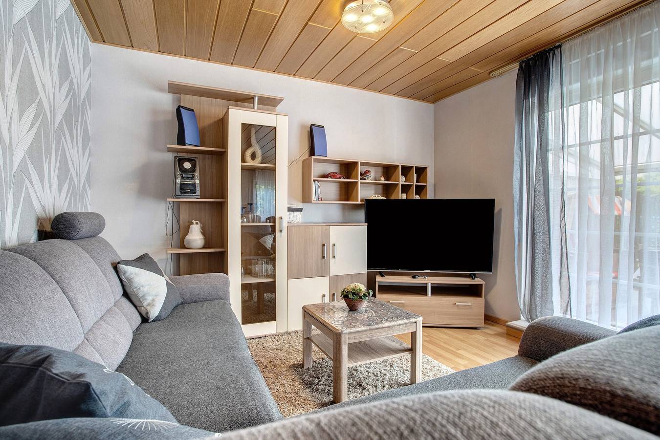 Ganze Wohnung, Ferienwohnung "K Schröder" mit privater Terrasse, privatem Garten und Wlan in Sundhagen, Stralsund Umland