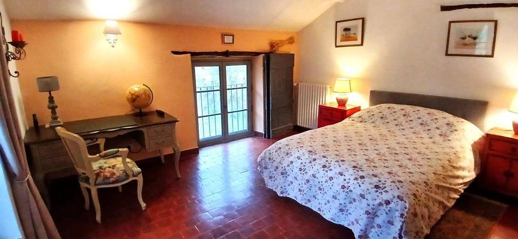 Chambre d’hôte pour 3 personnes, avec vue ainsi que jardin et piscine à Nyons - 2