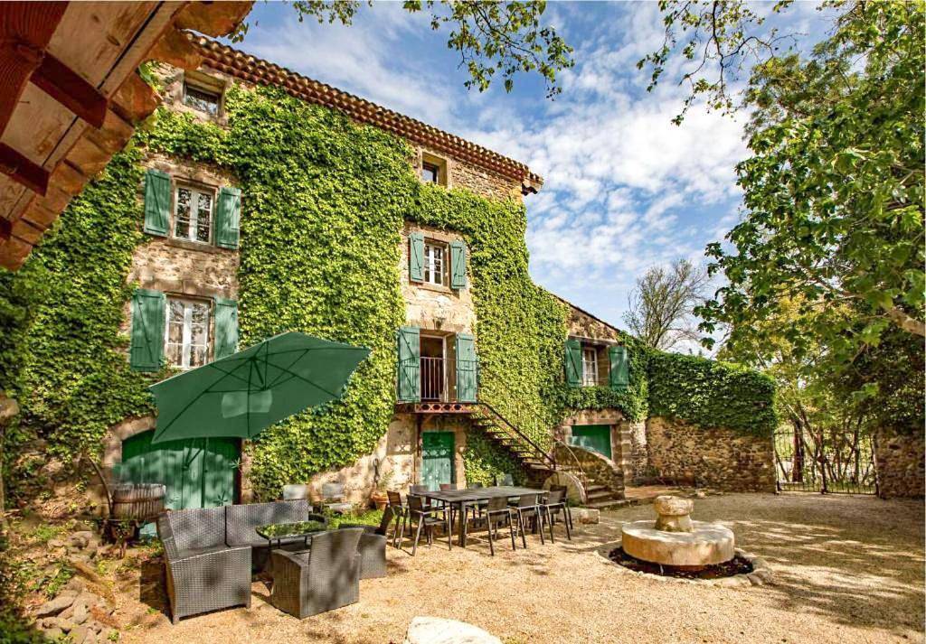 Le Moulin d'Anquet in Fontès, Côte méditerranéenne (France)