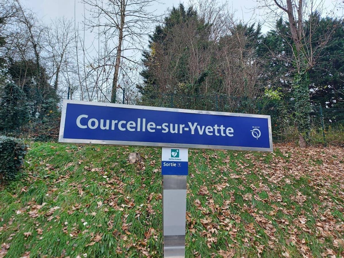 Appartement entier, Studio lumineux, au calme, accessible, à Gif sur Yvette in Gif-sur-Yvette, Parc naturel régional de la Haute Vallée de Chevreuse