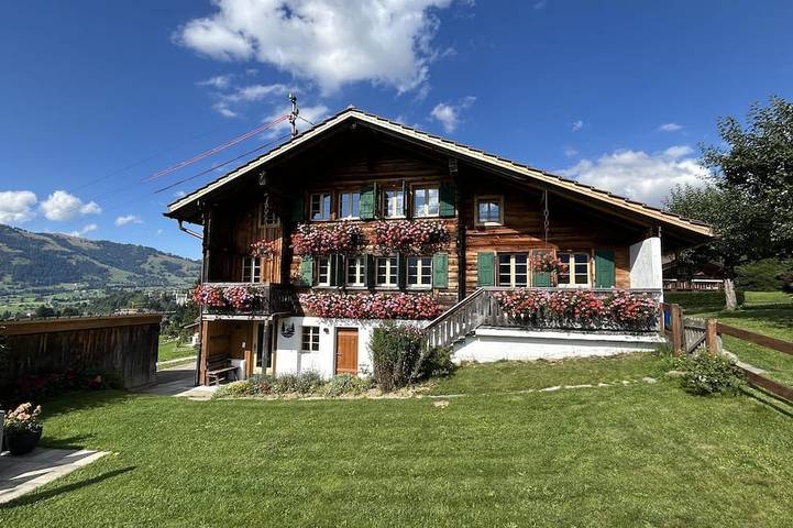 Chalet pour 6 personnes, avec balcon dans Gstaad