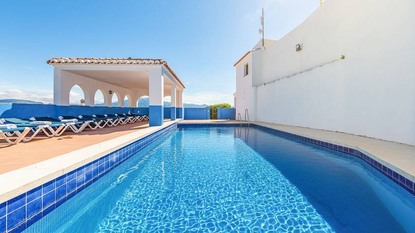 Vakantiehuis voor 18 personen, met balkon/terras en zwembad in El Borge