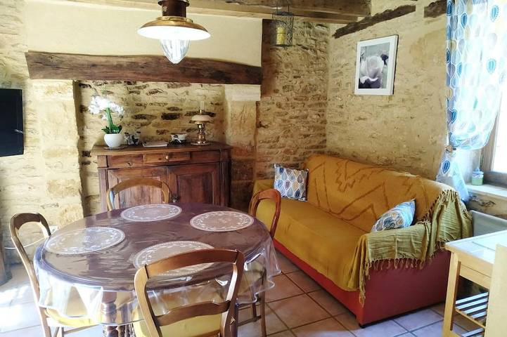 Gîte pour 2 personnes, avec jardin ainsi que piscine et terrasse à Proissans - 4