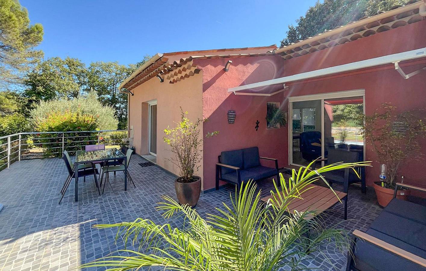 Gemütliche Wohnung mit Pool, Terrasse & WiFi - 2km von Cabris in Peymeinade, Cannes und Umgebung