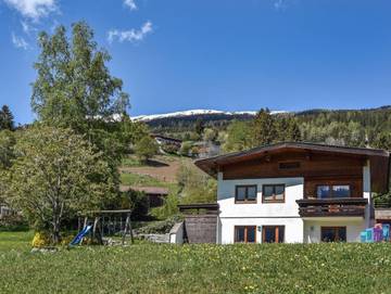Ferienhaus für 11 Personen, mit Balkon und Garten, kinderfreundlich in Wenns