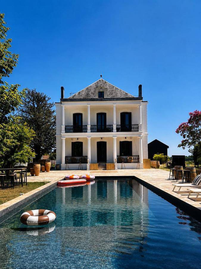 Location de vacances pour 15 personnes, avec Balcon ainsi que Terrasse et Piscine à Bonnetan