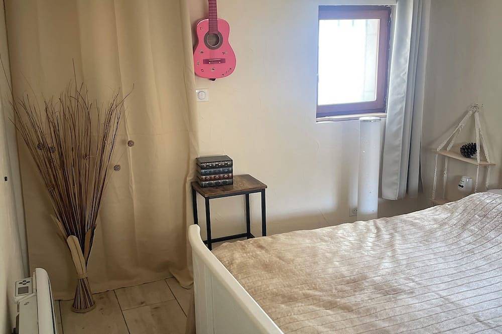 Entire apartment, Apartment near Chablis in the heart of the vineyards in Auxerre region