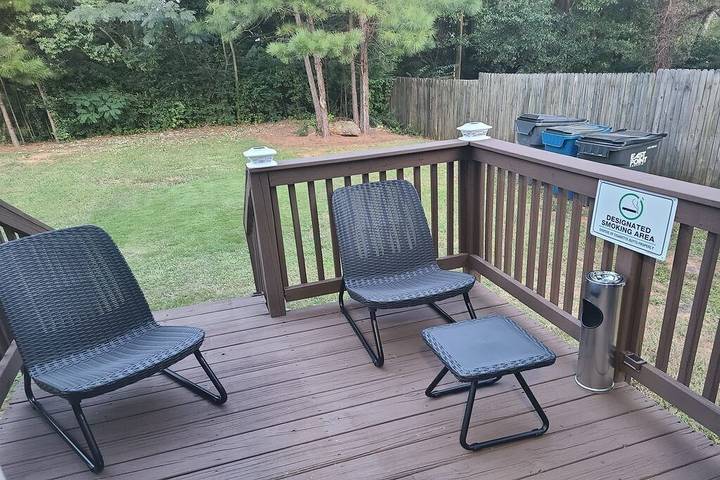 Vacation rental for 8 people, with balcony and yard in East Point