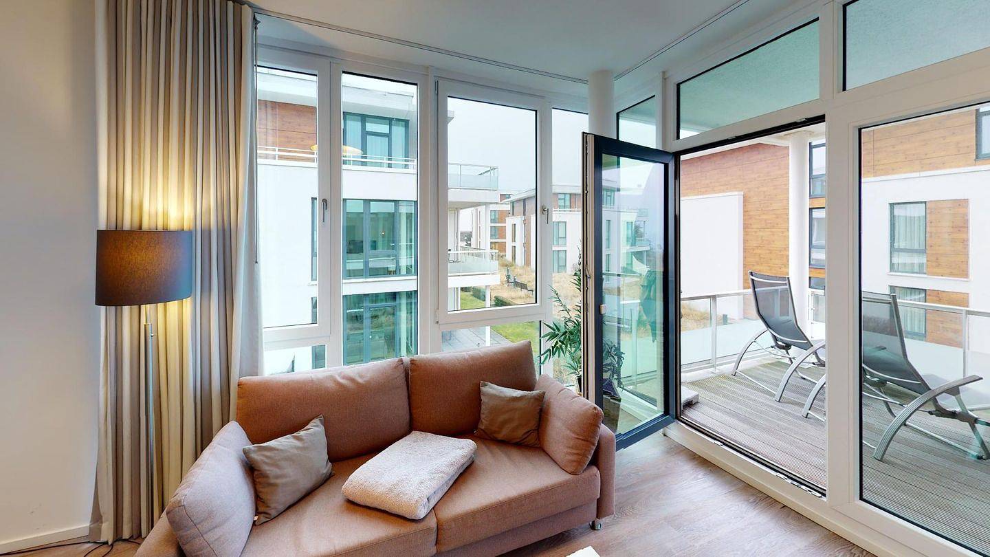 Ganze Wohnung, Modernes Ferienapartment mit Balkon & Meerblick in Pelzerhaken in Südstrand Pelzerhaken, Ostholstein