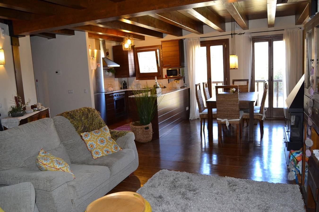 Entire holiday apartment, Ground Floor 3 rooms Pool, Fireplace, Garden & Wi-Fi in Queixans, Fontanals de Cerdanya