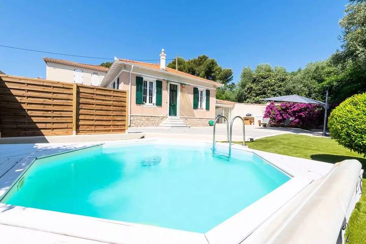 Villa für 8 Personen, mit Pool und Garten - 1