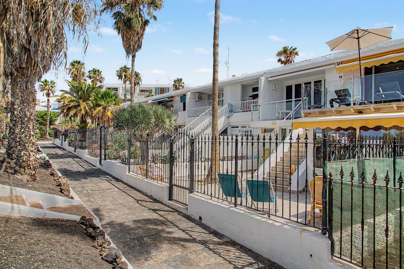 Appartement entier, Studio de vacances 'Estudio Sherazad' avec jardin privé et Wi-Fi in Puerto del Carmen, Tías