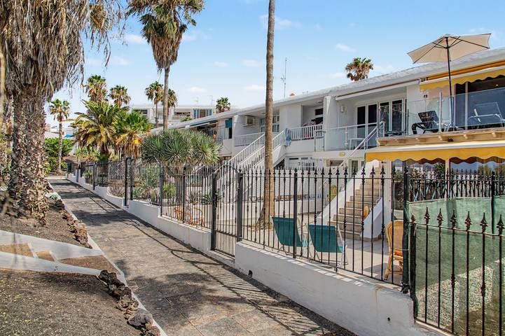 Entire apartment, Holiday Apartment 'Estudio Sherazad' with Private Garden and Wi-Fi in Puerto del Carmen, Tías