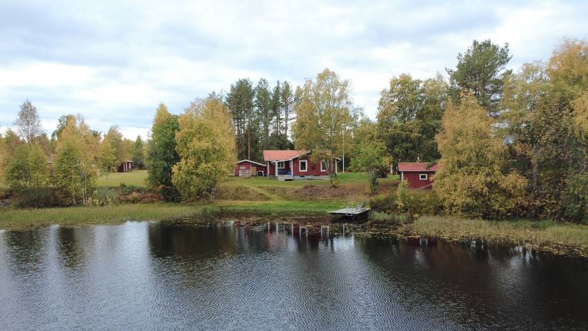 Larsgården – Ferienhaus direkt am See mit Ruderboot in Dalarna in Dalarna