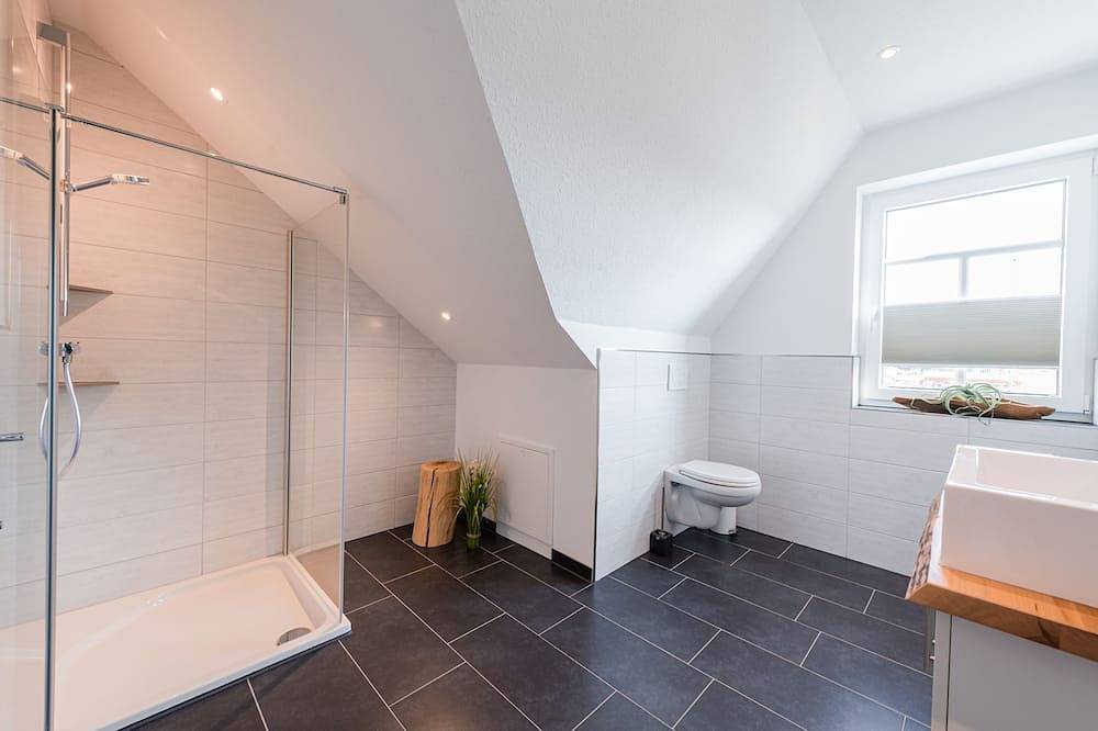 Ganze Wohnung, Ferienhaus \"Wangerooge\" mit 102 qm - im Ferienpark Harkebrügge in Barßel, Oldenburger Münsterland