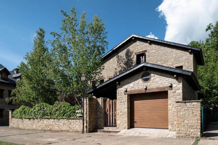 Casa rural para 10 personas, con jardín y vistas, Se admiten mascotas en Hoz de Jaca - 3
