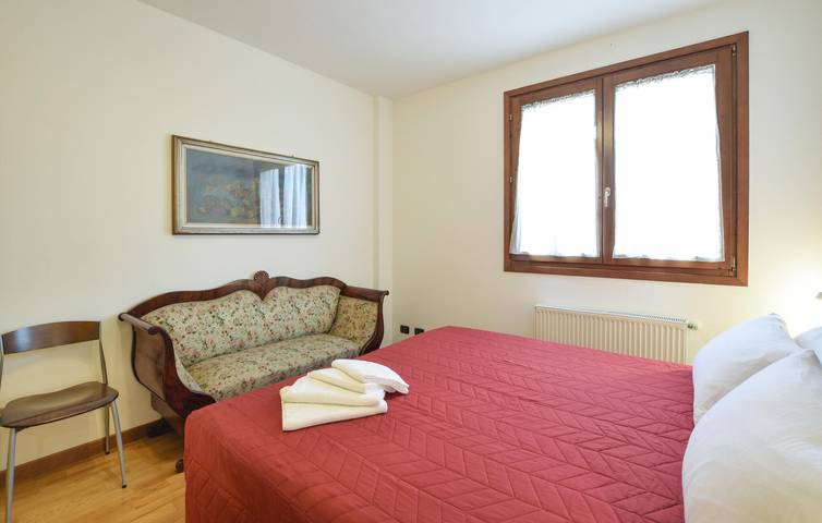Appartamento intero, Accogliente appartamento con garage, WiFi, AC, giardino e vista sul fiume in Pieve di Soligo, Provincia di Treviso