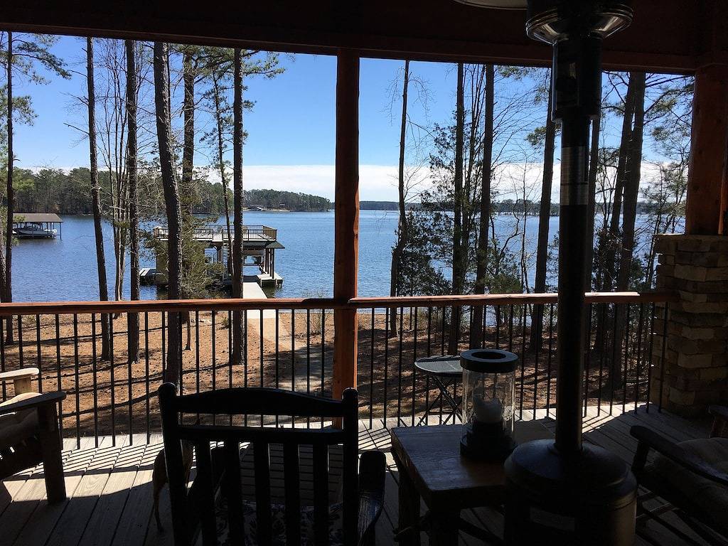 Elegantes Blockhaus am Mainsee - Ponton, Kajaks, Pizzaofen in Lake Gaston