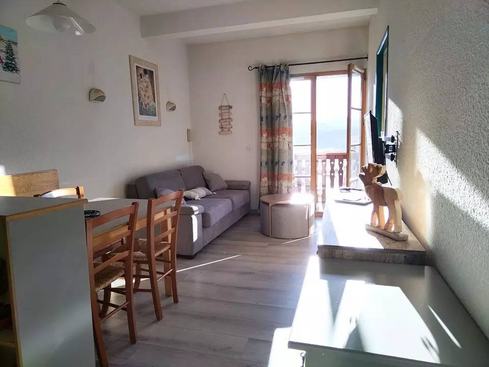 Entire apartment, Apartment type T2 4 persons in Les Angles, Parc naturel régional des Pyrénées catalanes