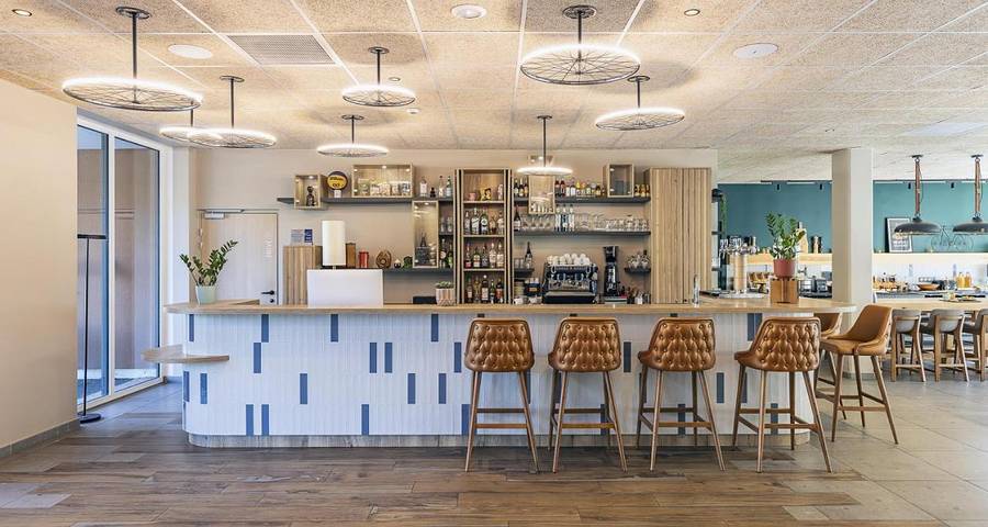 Hôtel pour 4 personnes, avec terrasse ainsi que jacuzzi et sauna, animaux acceptés à Saint-Jean-de-Maurienne - 2