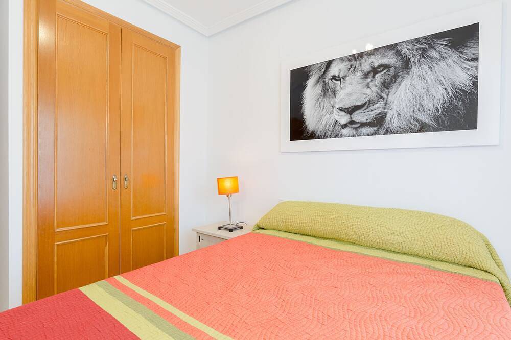 Entire apartment, Penthouse Chill Out Pool Beach. Ideal Families and pet. Campello Alicante in Playa Carrer La Mar, el Campello