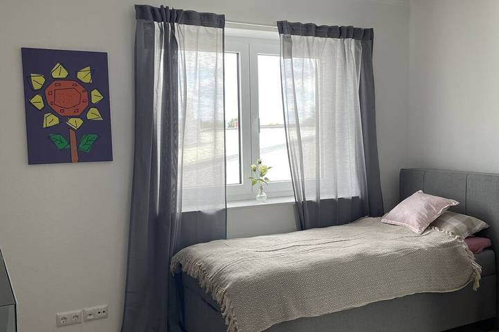 Ganze Wohnung, Große Moderne Penthouse Wohnung Mit Dachterrasse in Uetersen, Kreis Pinneberg