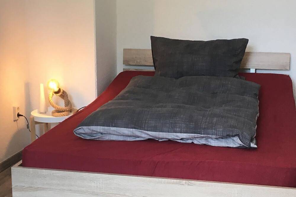 Geheel appartement, Der graue Salon - The gray salon - Old apartment with balcony in Annaberg-Buchholz, Ertsgebergte